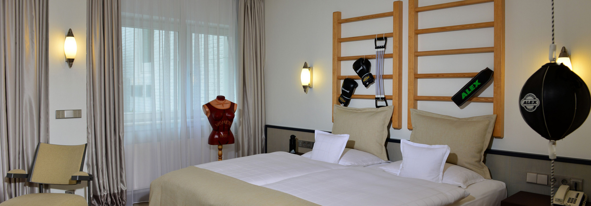 Sternzeichenzimmer: Widder Bett