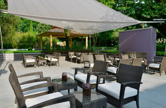 Gartenterrasse im Best Western Premier Parkhotel Kronsberg