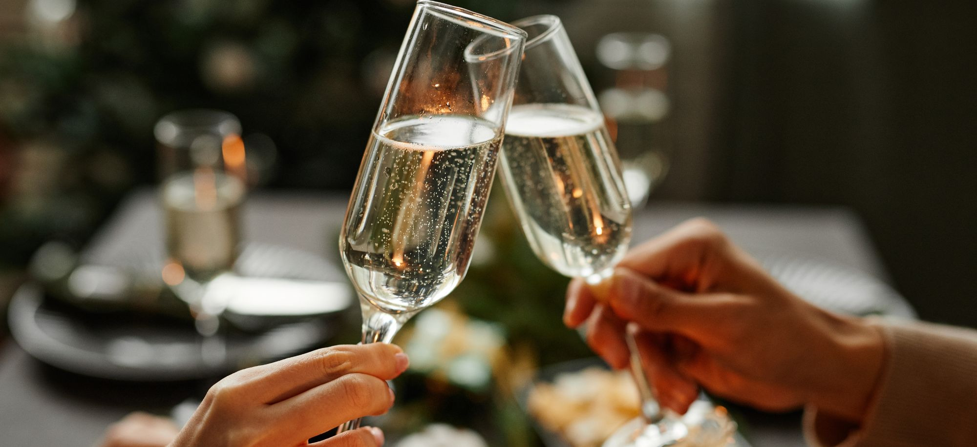 Anstoßen_Canva Bild_Slide