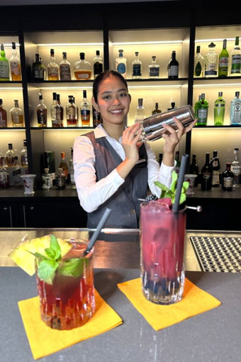 Bar_Ausbildung_Cocktail mixen